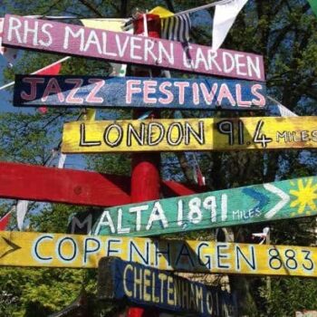 Cultural heritage entanglements: festivals as integrative sites for sustainable urban development